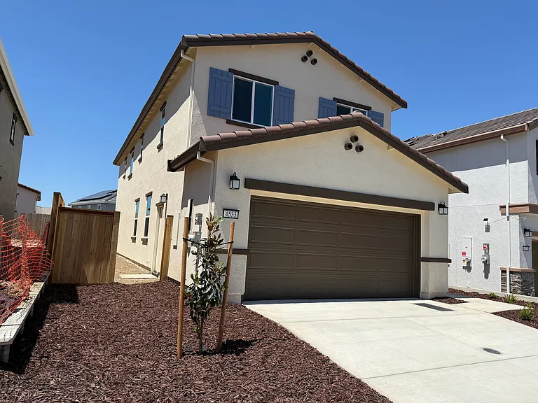 4533 Field View Dr — Photo 2