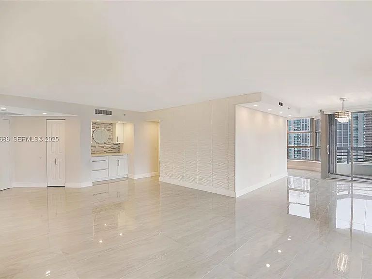 3500 Mystic Pointe Dr #1206 — Photo 27