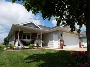 428 W Elm Dr, Little Chute, WI 54140