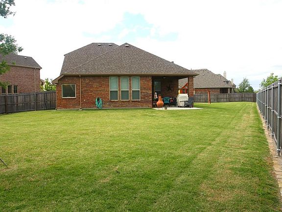 5th image of 1833 Houghton Dr