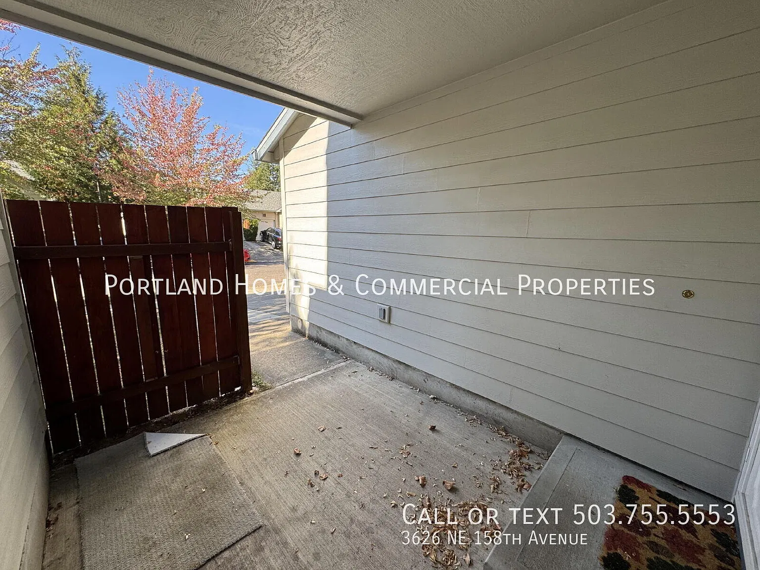 3 Bed 2.5 Bath NE Duplex with Fenced Backyard — Photo 2