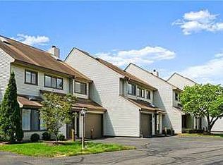 27 Lindstrom Rd #A4, Stamford, CT 06902