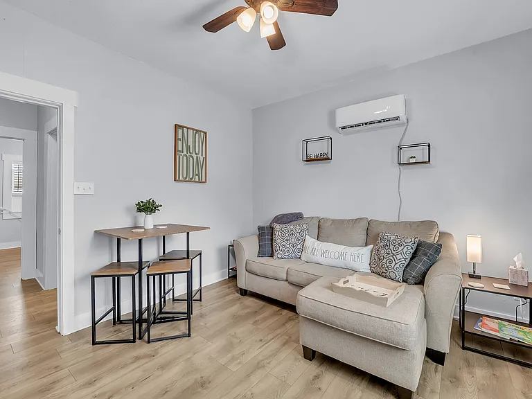 2320 Mistletoe St #B — Photo 10
