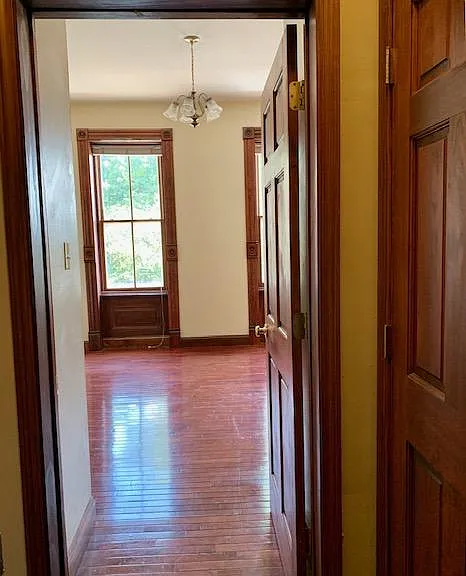 1016 Barton St — Photo 13
