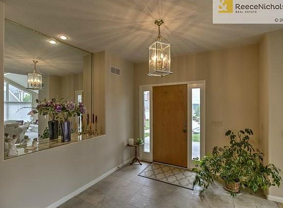 2nd image of 8405 N Vista Cir