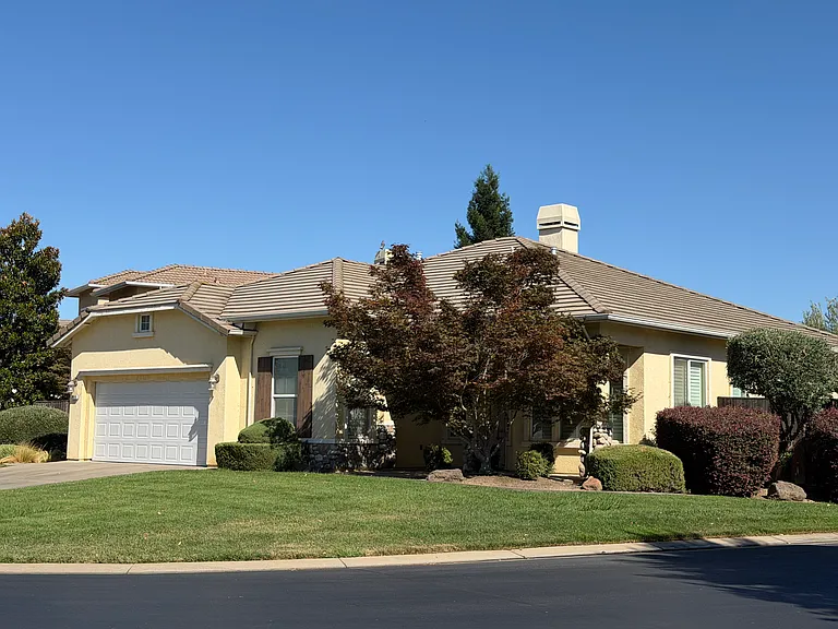 3917 Lakeside Dr — Photo 1