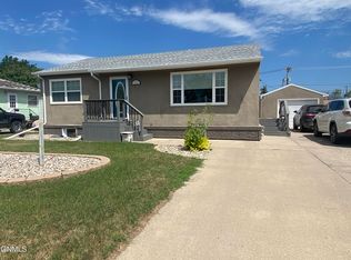 1117 12th Ave SE, Jamestown, ND 58401