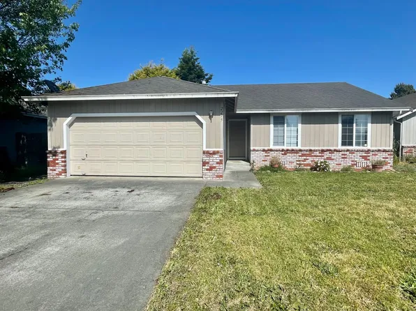 2275 Silverbrook Ct, McKinleyville, CA 95519