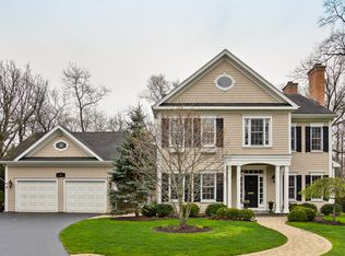 301 Cherokee Rd, Lake Forest, IL 60045