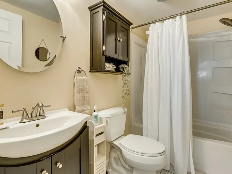 Convenient second full bath located right next to the second bedroom_perfect for guests or family!