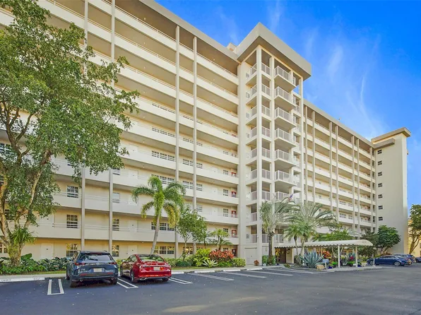 575 Oaks Lane #703, Pompano Beach, FL 33069