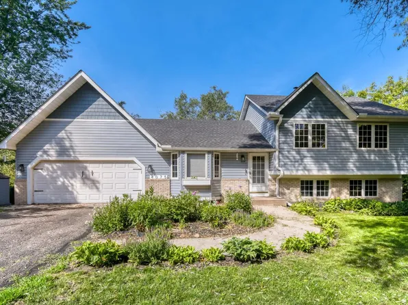 4075 Valentine Crest Rd, Arden Hills, MN 55112