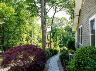 10 Marie Drive, Huntington, NY 11743
