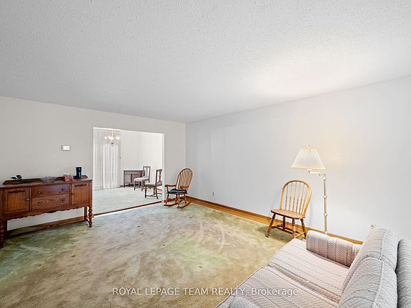 5th image of 7 Centrepark Dr