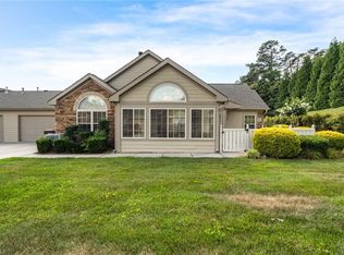 4281 Plantation Ridge Ln, Greensboro, NC 27409