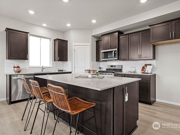 4th image of 1691 NE Halden Glen Drive #37