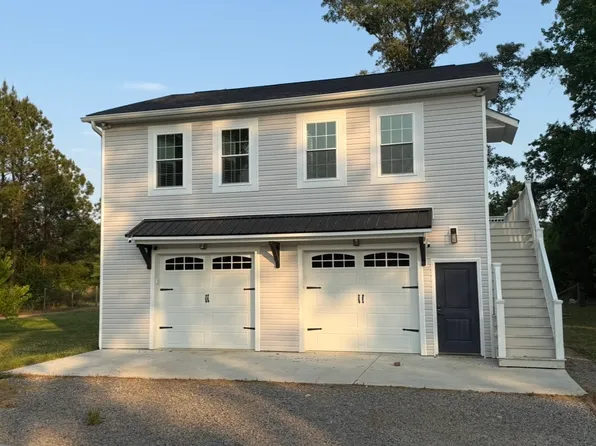 712 Parkers Ferry Rd, Round O, SC 29474
