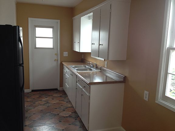 2nd image of 3034 Vancouver Ave