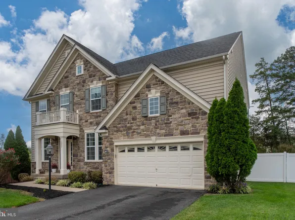 1002 Jills Pl, Fredericksburg, VA 22401