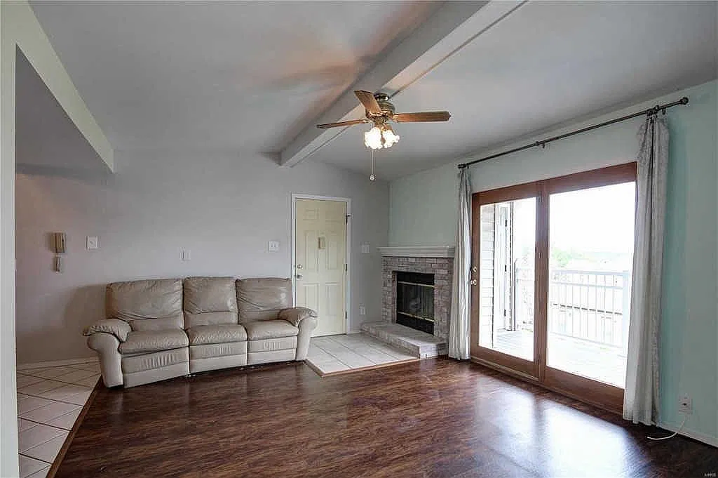 2 bed, 864 sqft, $1,275 — Photo 1