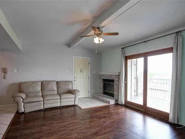 166 Samarra Estates Dr APT L, Fenton, MO 63026
