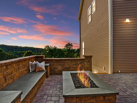 776 Linda Ave Thornwood NY-large-050-050-010 Twilight-1500x843-72dpi.jpg