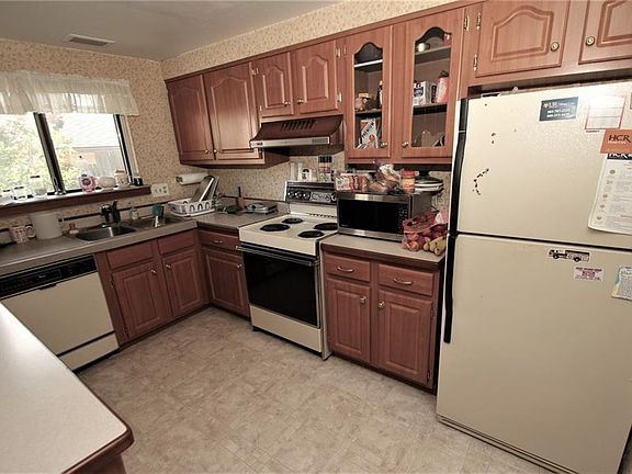 5th image of 77 New Wickham Dr