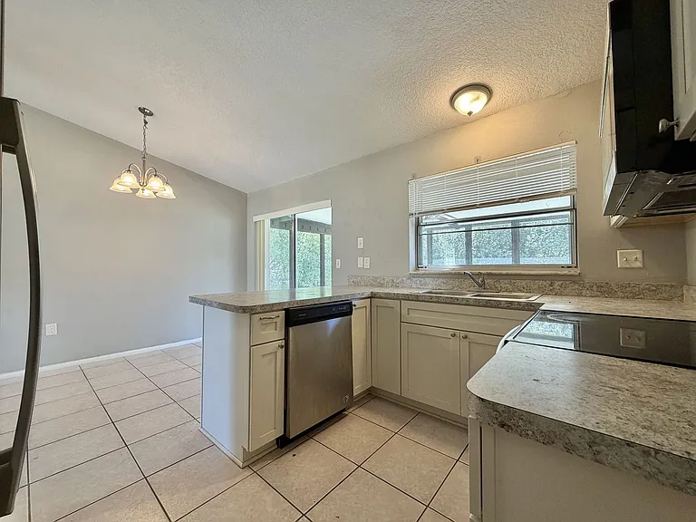12258 Foothill St — Photo 10