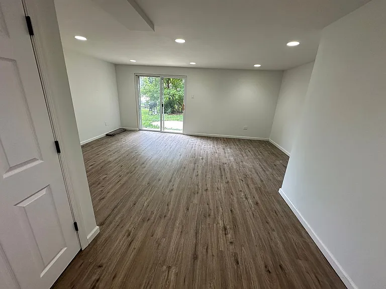 3230 Durham Pl — Photo 2