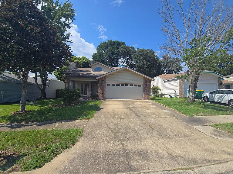 3929 Balsam Dr — Photo 49