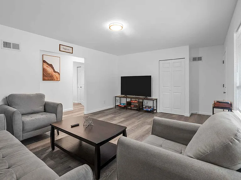 2633 Garham Dr — Photo 7