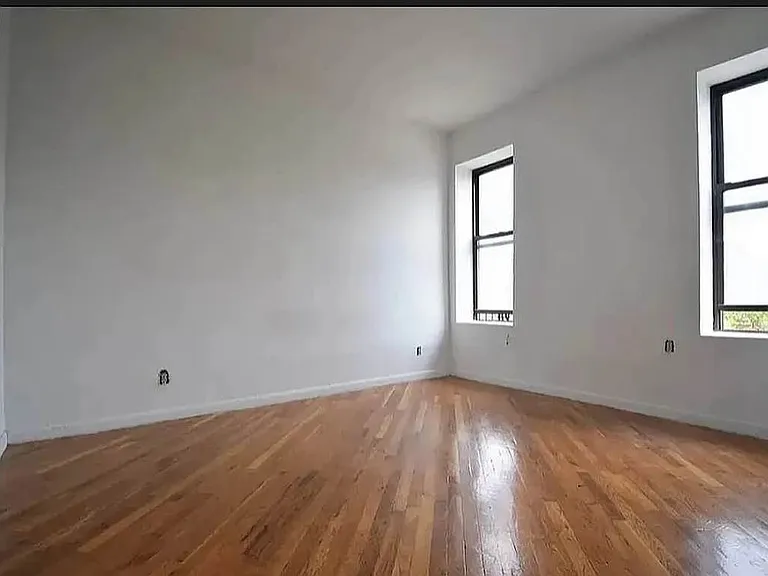 476 Clinton Ave #2G — Photo 3