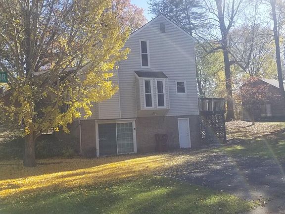 4th image of 3311 Street Dr