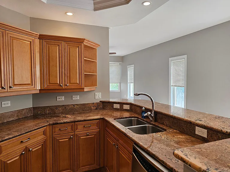 8111 Lakewood Main St — Photo 16
