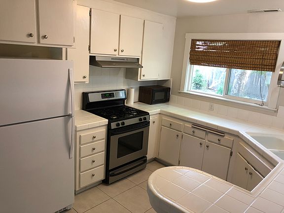 4th image of 304 De Chene Ave