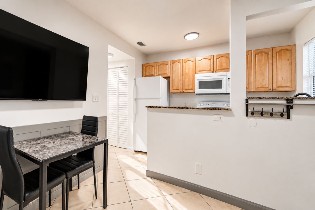 902 SE 1st St APT 26, photo 2