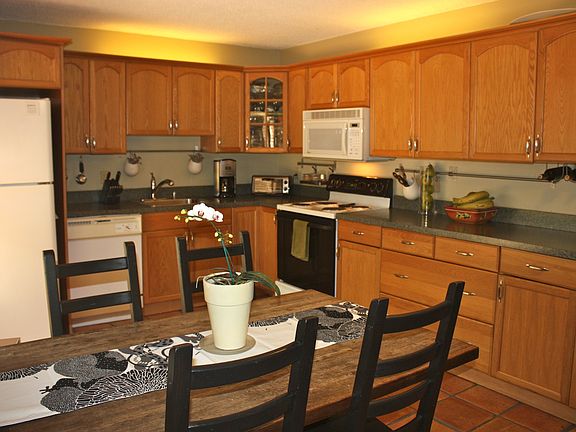 3rd image of 2916 Waterford Dr S