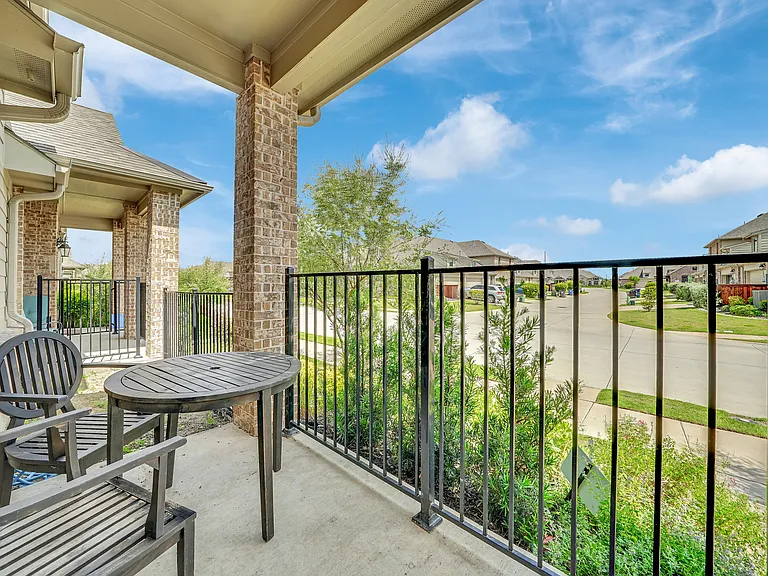2717 Garden Gate Ln — Photo 5