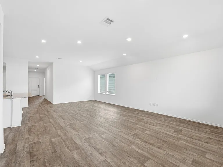 31323 Heddington Ln — Photo 14