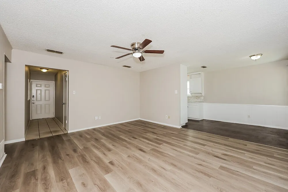 4 bed, 2.0 bath, 1291 sqft, $1,990 — Photo 4