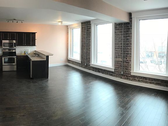 Kitchen and Livingroom