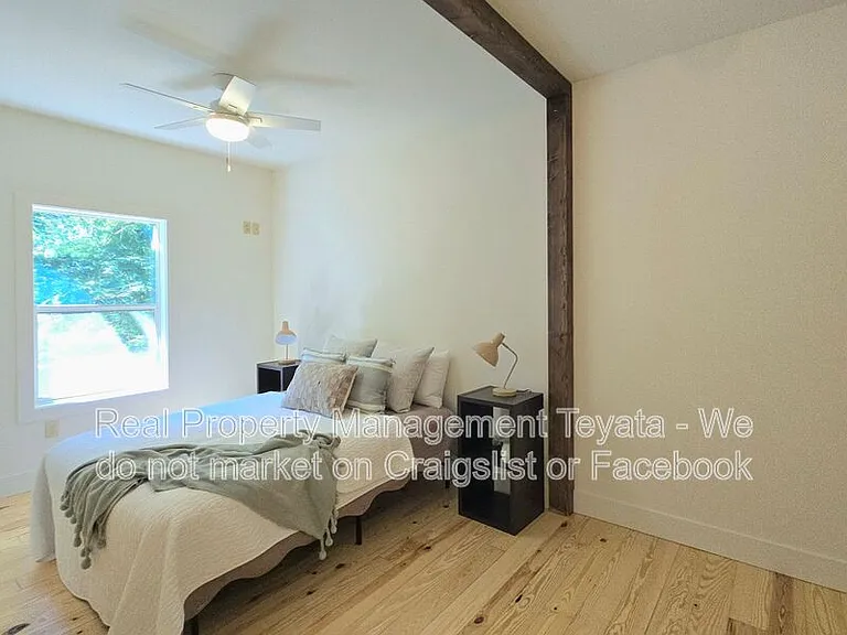 5560 Hillard Rd — Photo 21