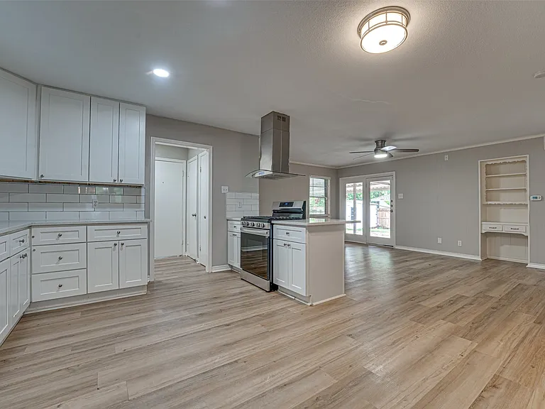 825 Branch Dr — Photo 5