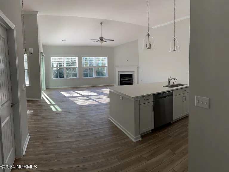 5728 Park West Cir — Photo 12