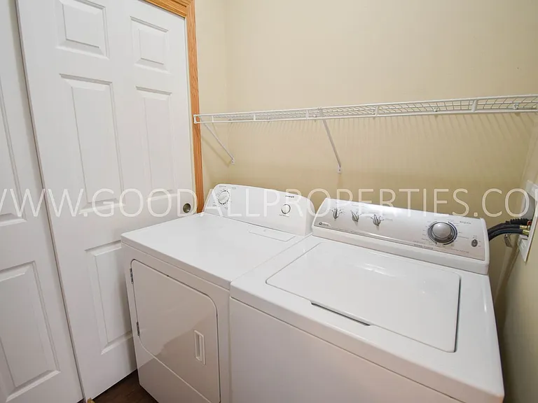 10320 Norfolk Dr #4 — Photo 13