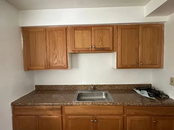 23756 Banbury Cir APT 8, Warrensville Heights, OH 44128