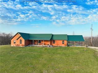 688 Starling Ln, Gallipolis Ferry, WV 25515