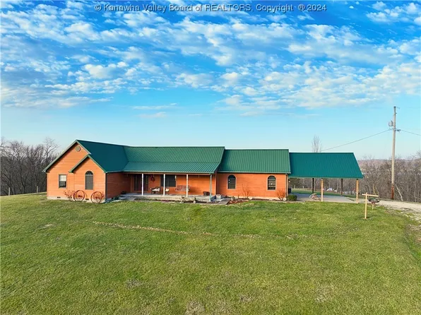 688 Starling Ln, Gallipolis Ferry, WV 25515