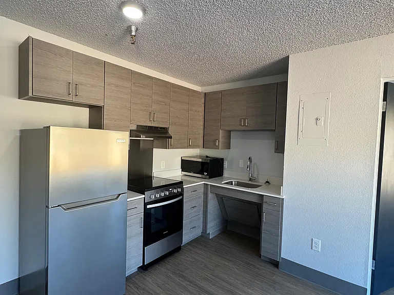 Shasta Place Apartments — Photo 14