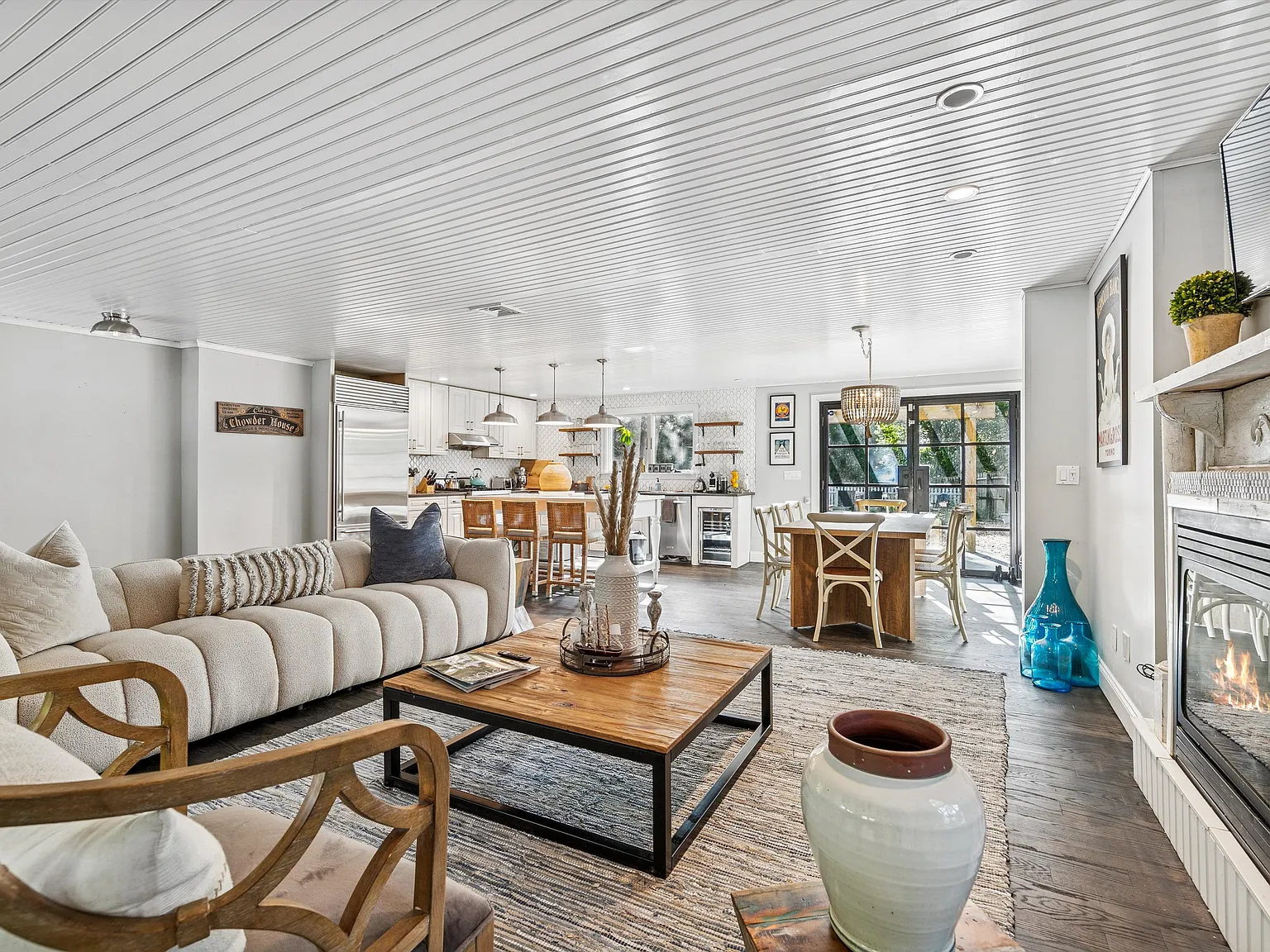 Bridgehampton Village Proximity | Year-Round Luxury Residence — Photo 3